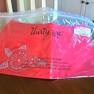 Thirty one fitted purse skirt. Red